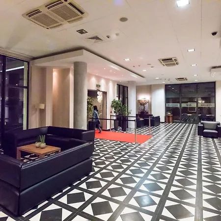 スウィング ホテル 4*