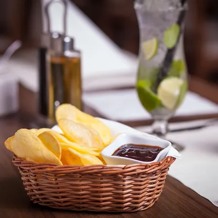 Ξενοδοχείο Swing 4*